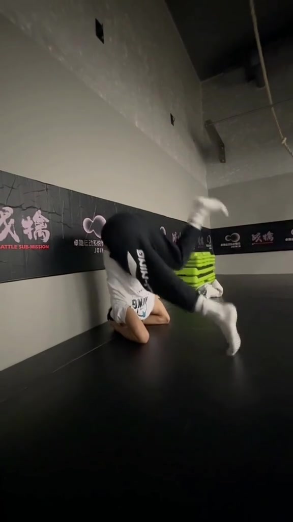 png电子平台努力提高自己！矣进宏晒训练视频：了解自己 做自己想做的