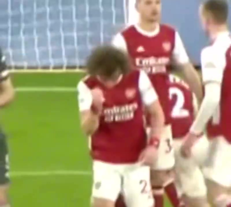 电子png游戏疯狂的足球🤣外网200万观看热帖：这支阿森纳怎么赢足总杯的？