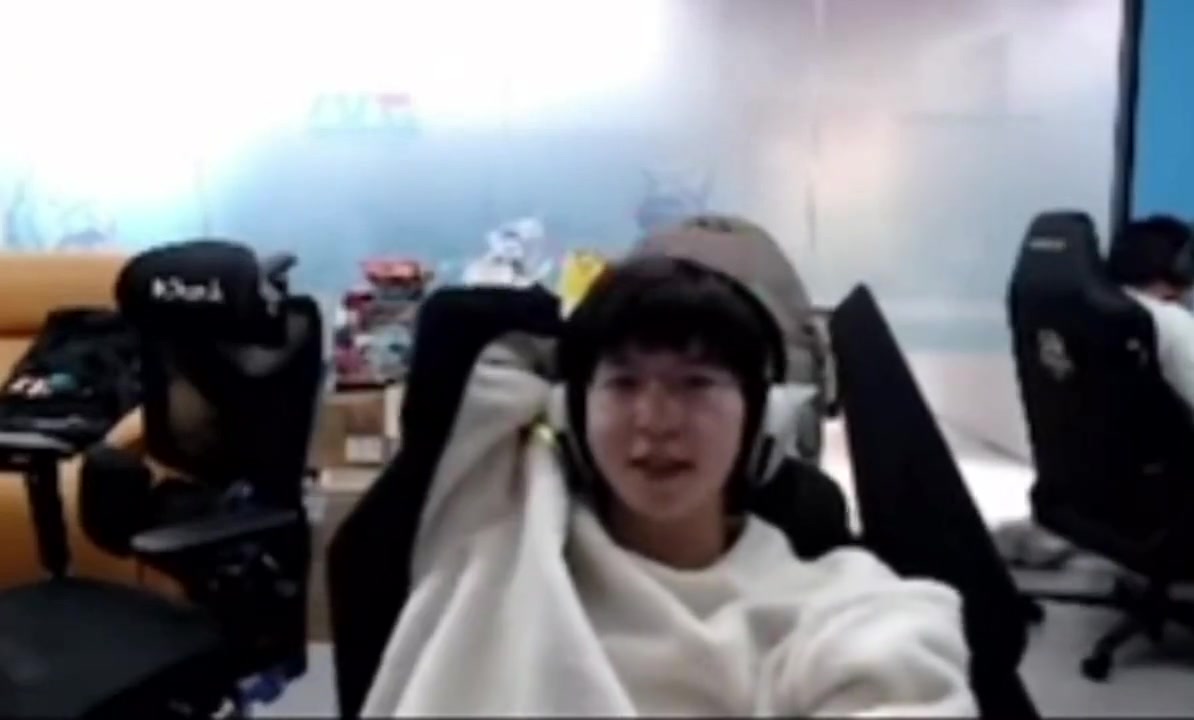 png电子官网ELK：要说现在夺冠还是太早了，现在的目标是第二赛段进登峰组