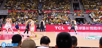 png电子官网先发制人！迪亚洛半节时间6中4独得10分5板2助 杜锋一旁喋喋不休