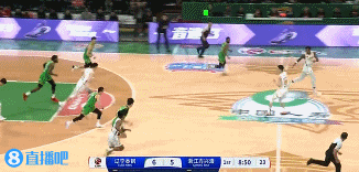 png电子网站一马当先！张镇麟反击快下 接球面对空篮起飞双手暴扣