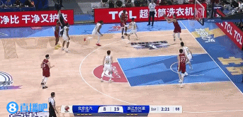 png电子平台😫得分真难啊！胡金秋篮下大帽范子铭&北京半节时间未得分