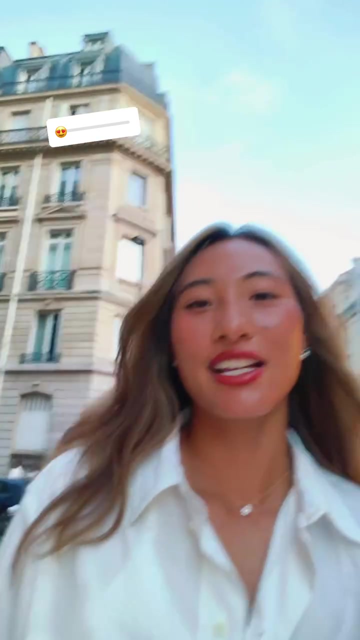 png电子平台心情​​​美😁郑钦文边走边唱蔡依林《日不落》，社媒晒吃大餐